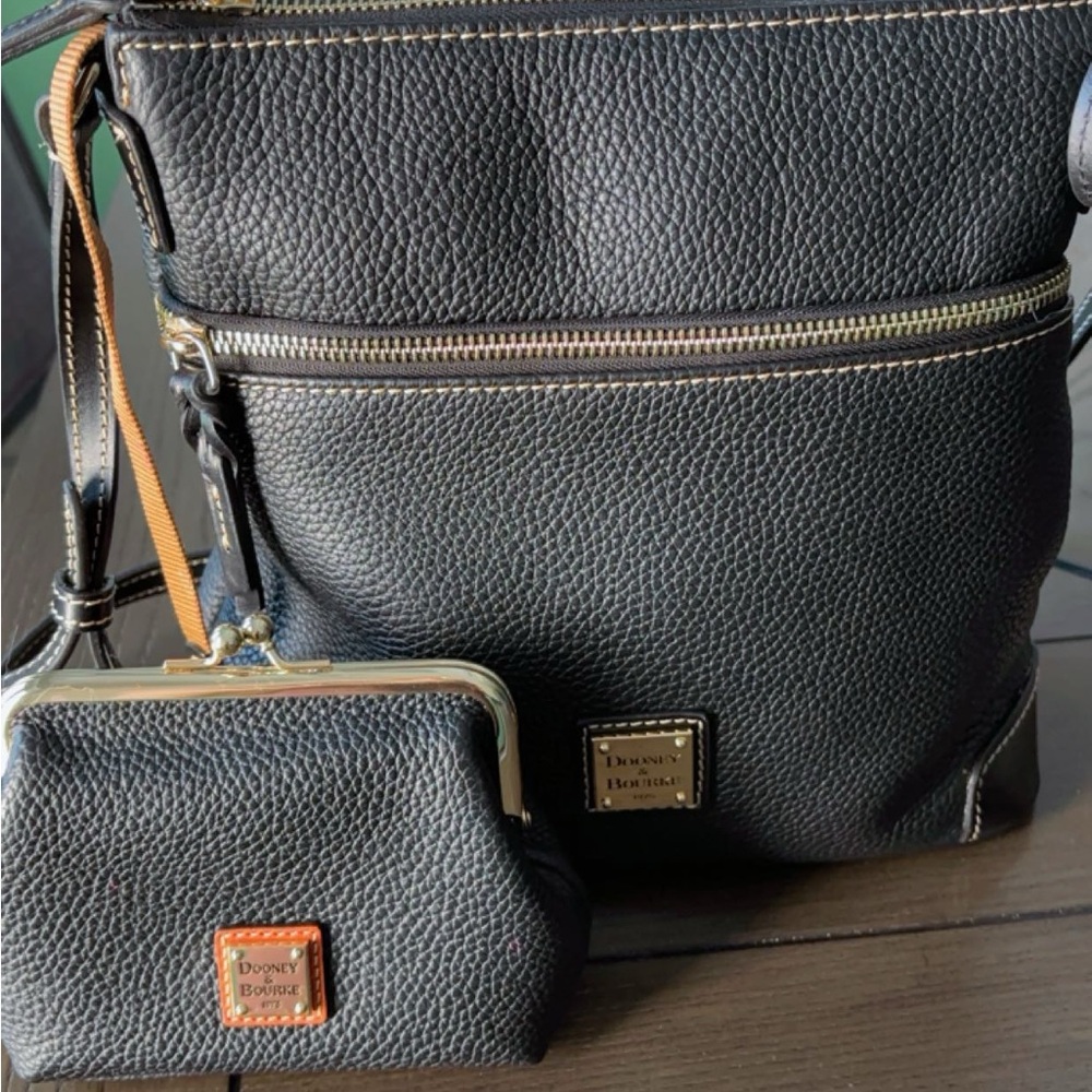 Dooney & Bourke - Picture 9 of 13